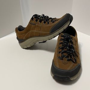 Clarks Outdoor Wave Walk Shoes Size 7M Waterproof